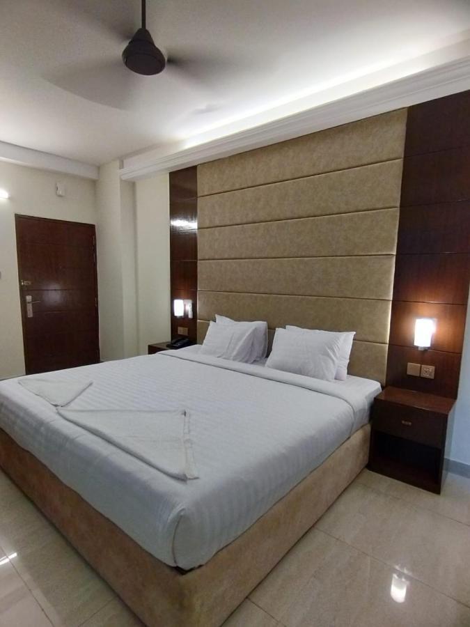 White Park Hotel & Suites Chittagong Exterior foto