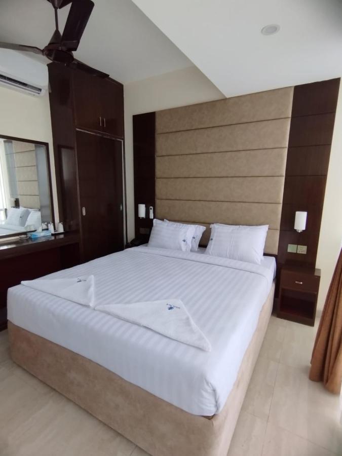 White Park Hotel & Suites Chittagong Exterior foto